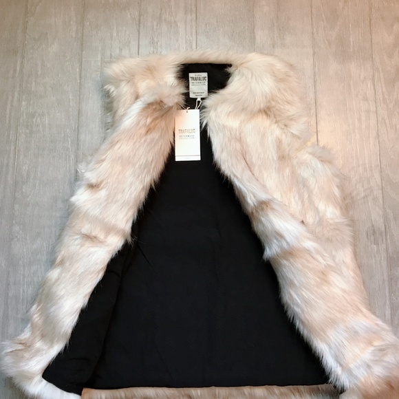 ZARA  Faux Fur Waistcoat:Ice, US S, M/EUR S, M - Picture 6 of 7